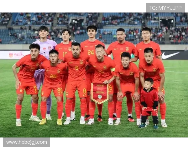 国足再度集结全力备战世预赛主帅强调团队协作与攻防平衡