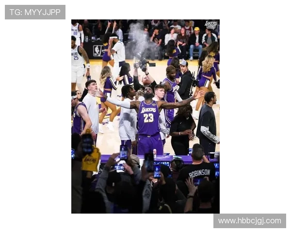 詹姆斯率湖人强势反弹西部格局再生变数季后赛前景受关注